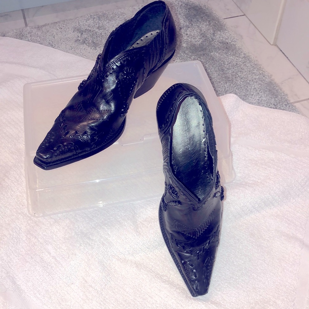 Beautiful Black leather cowboy booties!